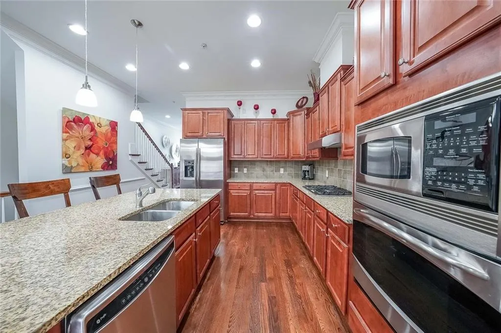 402 River Vista Drive, Atlanta, Georgia 30339, 4 Bedrooms Bedrooms, ,4 BathroomsBathrooms,Residential,Sold,402 River Vista Drive,7553545