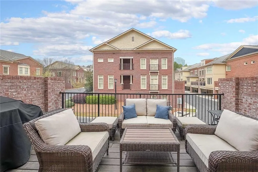 402 River Vista Drive, Atlanta, Georgia 30339, 4 Bedrooms Bedrooms, ,4 BathroomsBathrooms,Residential,Sold,402 River Vista Drive,7553545