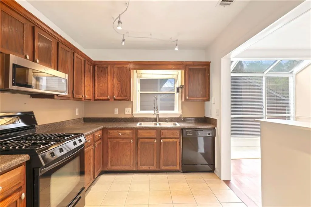 7500 Roswell Road Unit 114, Sandy Springs, Georgia 30350, 2 Bedrooms Bedrooms, ,2 BathroomsBathrooms,Residential,Sold,7500 Roswell Road Unit 114,6996875