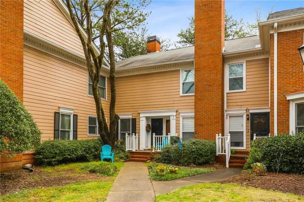 7500 Roswell Road Unit 114, Sandy Springs, Georgia 30350, 2 Bedrooms Bedrooms, ,2 BathroomsBathrooms,Residential,Sold,7500 Roswell Road Unit 114,6996875