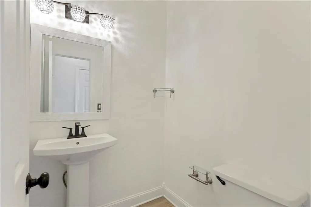 7500 Roswell Road Unit 114, Sandy Springs, Georgia 30350, 2 Bedrooms Bedrooms, ,2 BathroomsBathrooms,Residential,Sold,7500 Roswell Road Unit 114,6996875