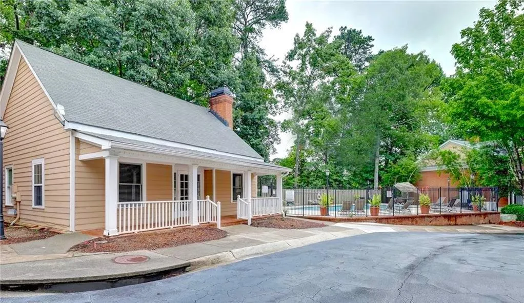 7500 Roswell Road Unit 114, Sandy Springs, Georgia 30350, 2 Bedrooms Bedrooms, ,2 BathroomsBathrooms,Residential,Sold,7500 Roswell Road Unit 114,6996875