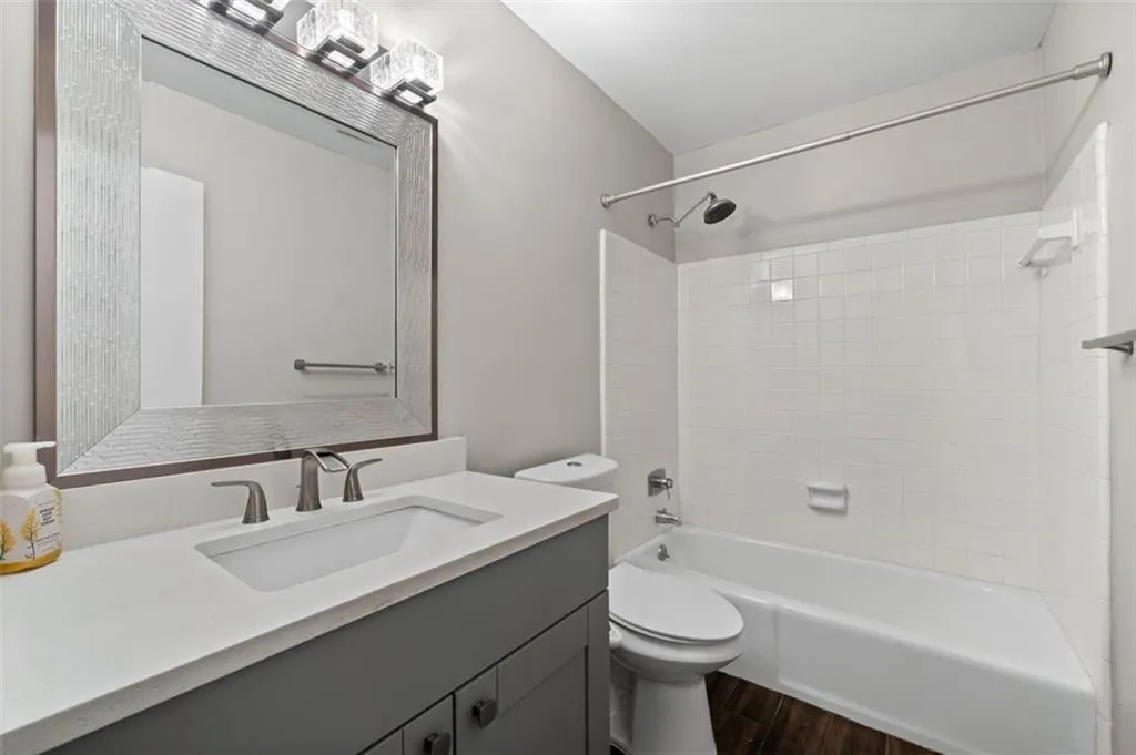 Hall bath- upstairs