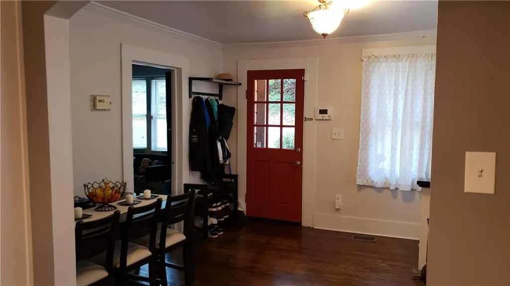 5511 Wing Street, Sandy Springs, Georgia 30350, 2 Bedrooms Bedrooms, ,2 BathroomsBathrooms,Residential,Sold,5511 Wing Street,6875852