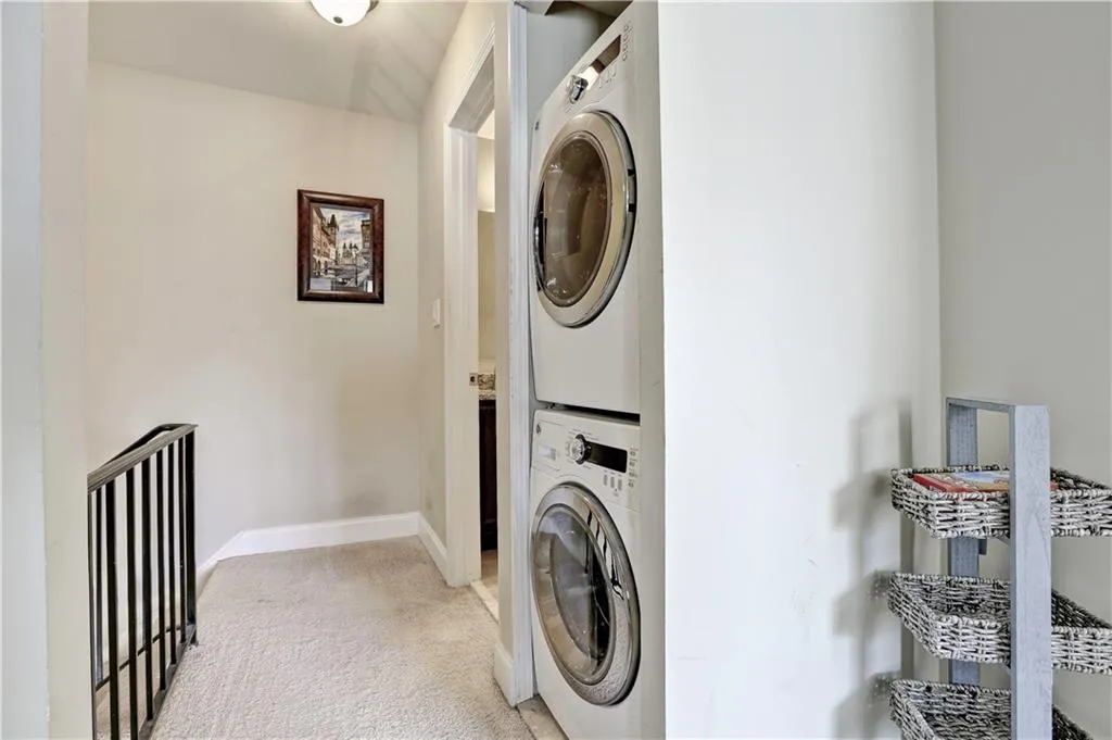 6980 Roswell Road Unit C4, Atlanta, Georgia 30328, 2 Bedrooms Bedrooms, ,2 BathroomsBathrooms,Residential,Sold,6980 Roswell Road Unit C4,5761321