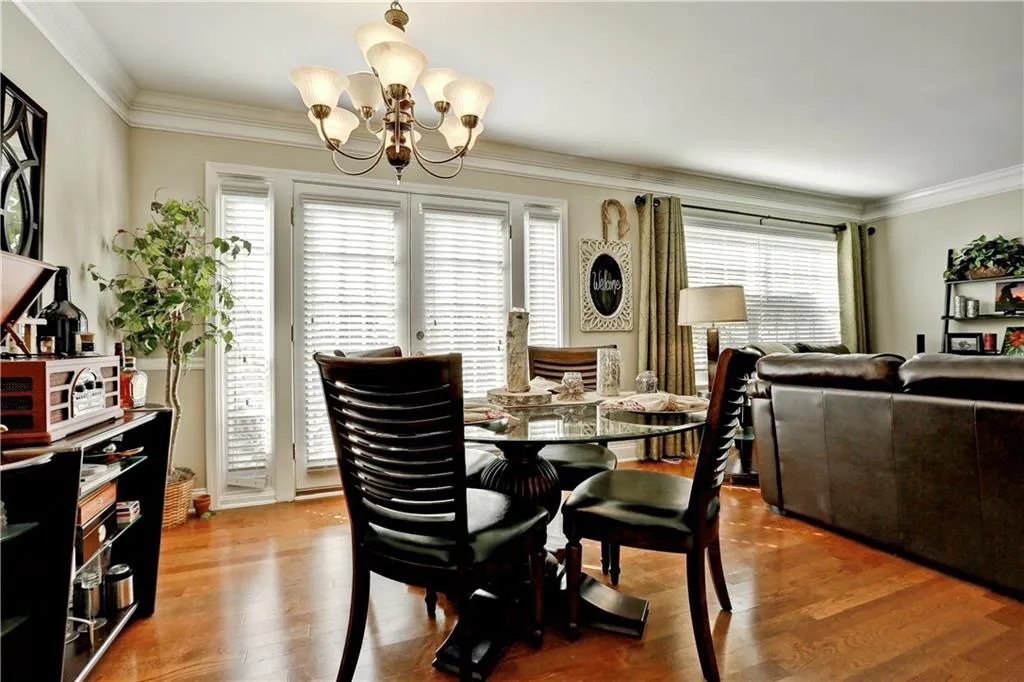 6980 Roswell Road Unit C4, Atlanta, Georgia 30328, 2 Bedrooms Bedrooms, ,2 BathroomsBathrooms,Residential,Sold,6980 Roswell Road Unit C4,5761321