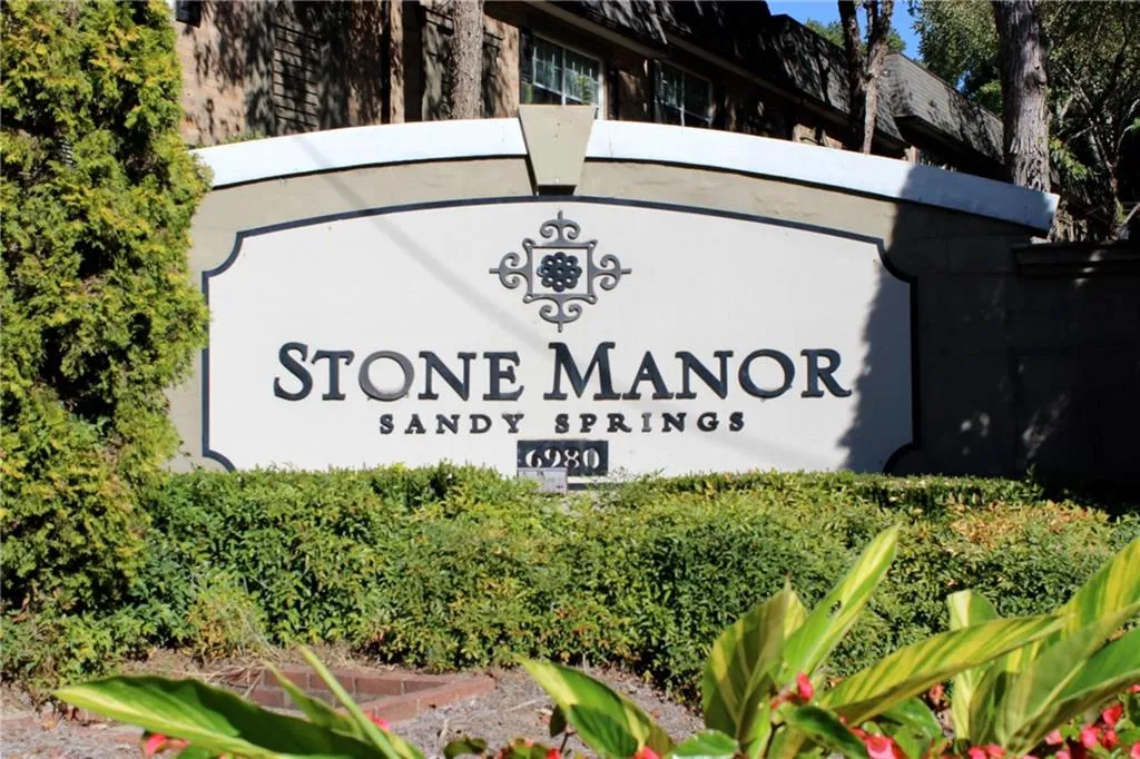 6980 Roswell Road Unit C4, Atlanta, Georgia 30328, 2 Bedrooms Bedrooms, ,2 BathroomsBathrooms,Residential,Sold,6980 Roswell Road Unit C4,5761321