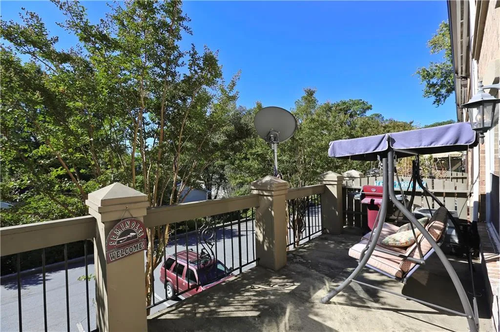 6980 Roswell Road Unit C4, Atlanta, Georgia 30328, 2 Bedrooms Bedrooms, ,2 BathroomsBathrooms,Residential,Sold,6980 Roswell Road Unit C4,5761321