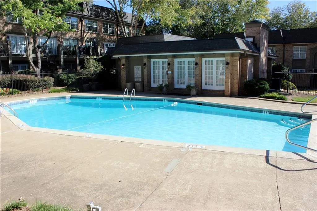 6980 Roswell Road Unit C4, Atlanta, Georgia 30328, 2 Bedrooms Bedrooms, ,2 BathroomsBathrooms,Residential,Sold,6980 Roswell Road Unit C4,5761321