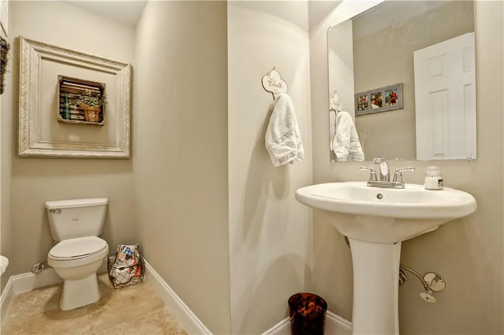 6980 Roswell Road Unit C4, Atlanta, Georgia 30328, 2 Bedrooms Bedrooms, ,2 BathroomsBathrooms,Residential,Sold,6980 Roswell Road Unit C4,5761321