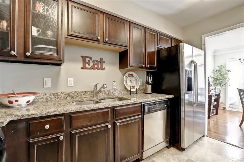 6980 Roswell Road Unit C4, Atlanta, Georgia 30328, 2 Bedrooms Bedrooms, ,2 BathroomsBathrooms,Residential,Sold,6980 Roswell Road Unit C4,5761321