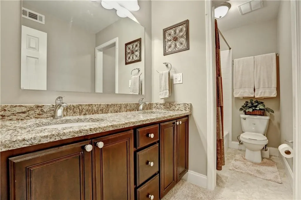 6980 Roswell Road Unit C4, Atlanta, Georgia 30328, 2 Bedrooms Bedrooms, ,2 BathroomsBathrooms,Residential,Sold,6980 Roswell Road Unit C4,5761321