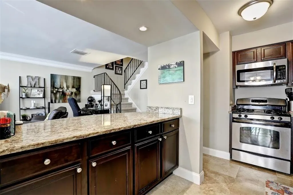 6980 Roswell Road Unit C4, Atlanta, Georgia 30328, 2 Bedrooms Bedrooms, ,2 BathroomsBathrooms,Residential,Sold,6980 Roswell Road Unit C4,5761321