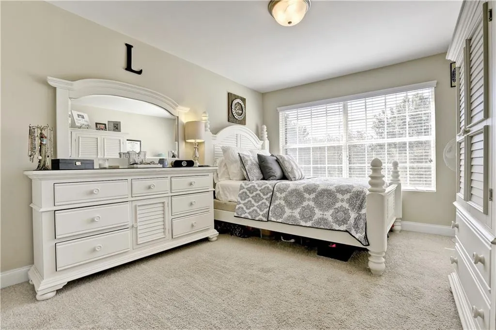 6980 Roswell Road Unit C4, Atlanta, Georgia 30328, 2 Bedrooms Bedrooms, ,2 BathroomsBathrooms,Residential,Sold,6980 Roswell Road Unit C4,5761321