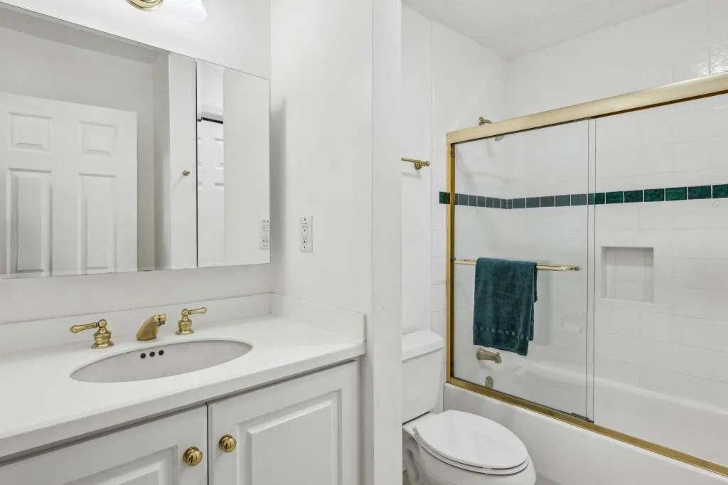 68 Willow Glen Ne Unit 68, Atlanta, Georgia 30342, 4 Bedrooms Bedrooms, ,2 BathroomsBathrooms,Residential,For Sale,68 Willow Glen Ne Unit 68,7615312