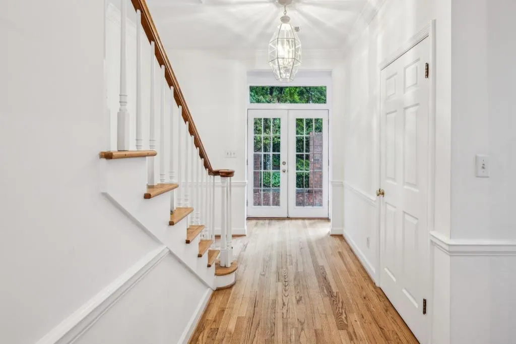 68 Willow Glen Ne Unit 68, Atlanta, Georgia 30342, 4 Bedrooms Bedrooms, ,2 BathroomsBathrooms,Residential,For Sale,68 Willow Glen Ne Unit 68,7615312