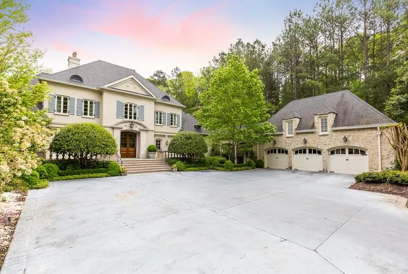 205 N Chambord Drive, Atlanta, Georgia 30327, 7 Bedrooms Bedrooms, ,8 BathroomsBathrooms,Residential,Sold,205 N Chambord Drive,6002833