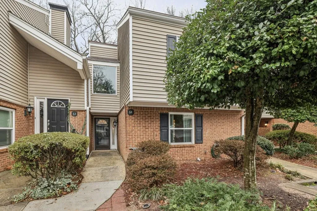 64 Dunwoody Springs Drive, Atlanta, Georgia 30328, 2 Bedrooms Bedrooms, ,2 BathroomsBathrooms,Residential,Sold,64 Dunwoody Springs Drive,7523723