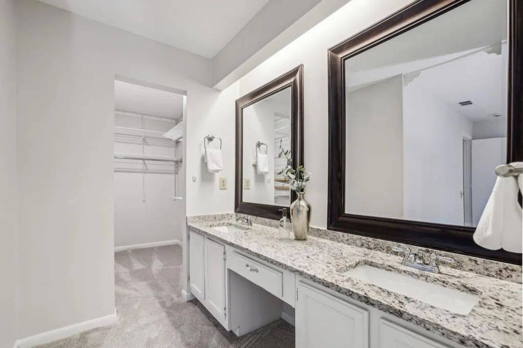 64 Dunwoody Springs Drive, Atlanta, Georgia 30328, 2 Bedrooms Bedrooms, ,2 BathroomsBathrooms,Residential,Sold,64 Dunwoody Springs Drive,7523723