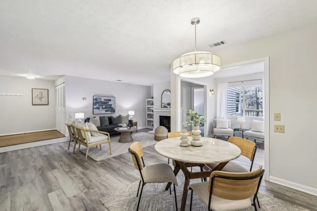 64 Dunwoody Springs Drive, Atlanta, Georgia 30328, 2 Bedrooms Bedrooms, ,2 BathroomsBathrooms,Residential,Sold,64 Dunwoody Springs Drive,7523723