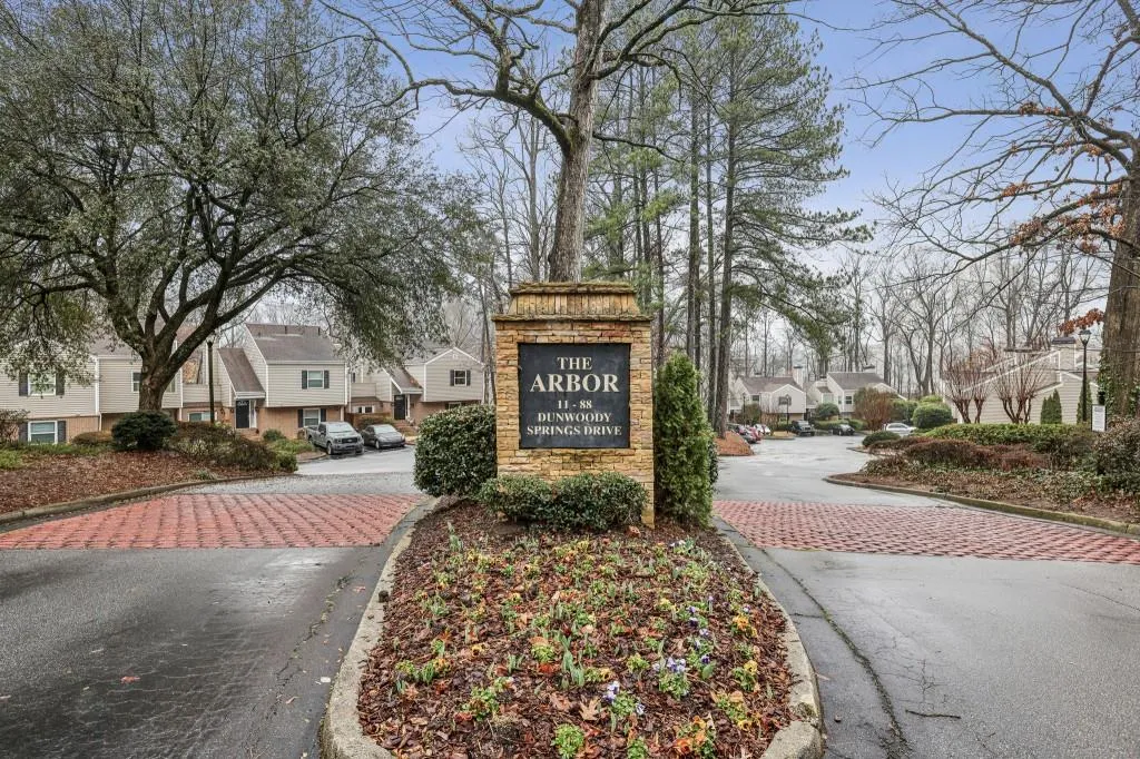 64 Dunwoody Springs Drive, Atlanta, Georgia 30328, 2 Bedrooms Bedrooms, ,2 BathroomsBathrooms,Residential,Sold,64 Dunwoody Springs Drive,7523723