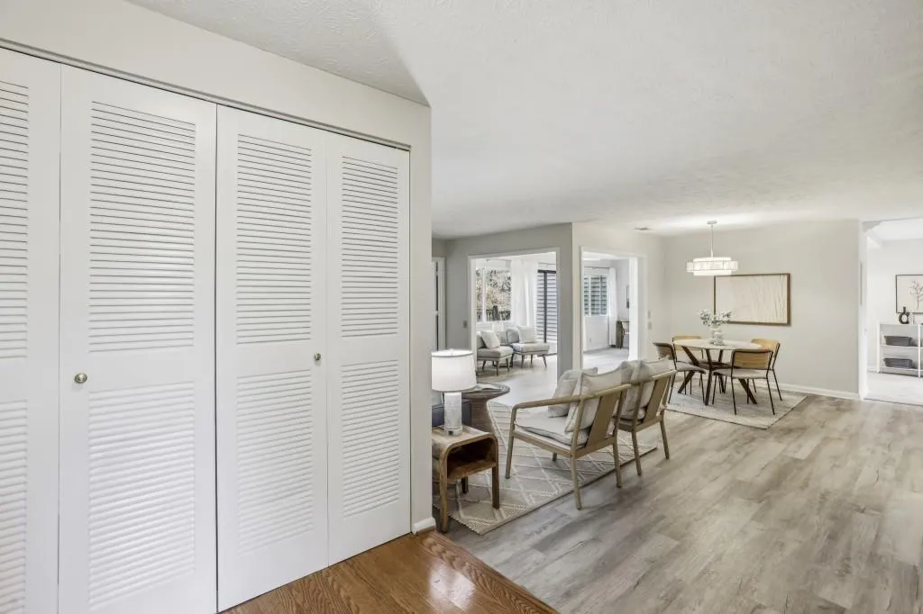 64 Dunwoody Springs Drive, Atlanta, Georgia 30328, 2 Bedrooms Bedrooms, ,2 BathroomsBathrooms,Residential,Sold,64 Dunwoody Springs Drive,7523723