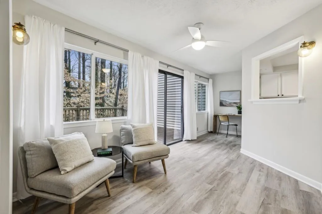 64 Dunwoody Springs Drive, Atlanta, Georgia 30328, 2 Bedrooms Bedrooms, ,2 BathroomsBathrooms,Residential,Sold,64 Dunwoody Springs Drive,7523723