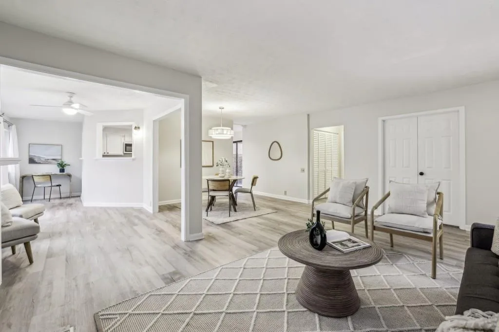 64 Dunwoody Springs Drive, Atlanta, Georgia 30328, 2 Bedrooms Bedrooms, ,2 BathroomsBathrooms,Residential,Sold,64 Dunwoody Springs Drive,7523723