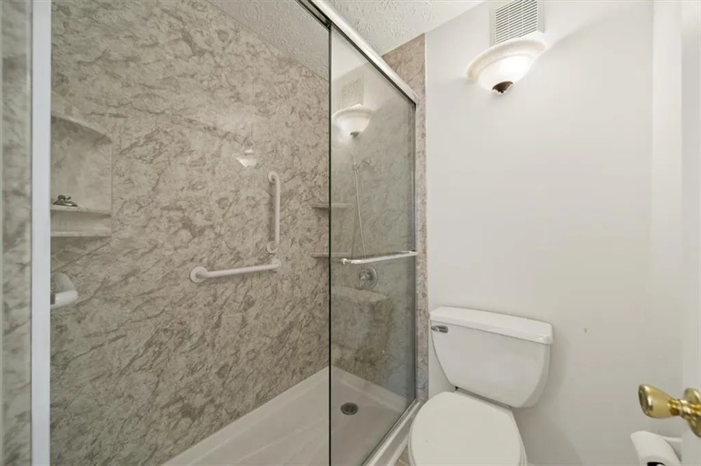 6816 Glenridge Drive Unit I, Atlanta, Georgia 30328, 2 Bedrooms Bedrooms, ,2 BathroomsBathrooms,Residential,Sold,6816 Glenridge Drive Unit I,7507154