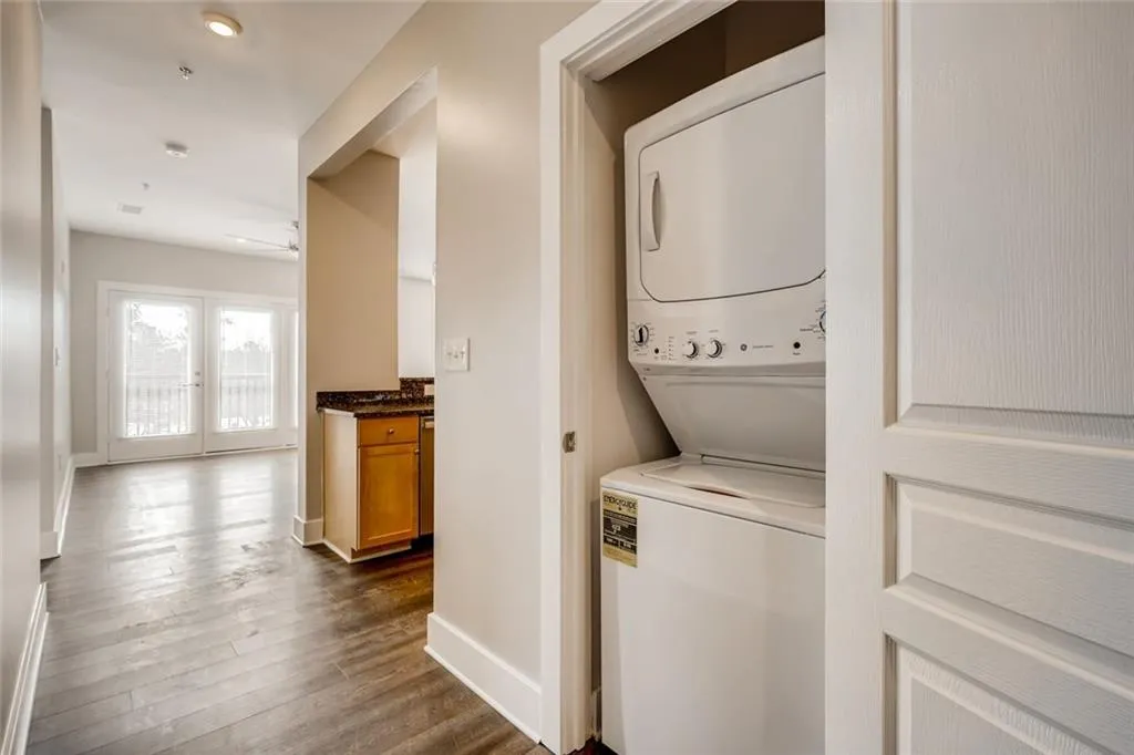 799 Hammond Drive Unit 201, Sandy Springs, Georgia 30328, 2 Bedrooms Bedrooms, ,2 BathroomsBathrooms,Residential,Sold,799 Hammond Drive Unit 201,6830665
