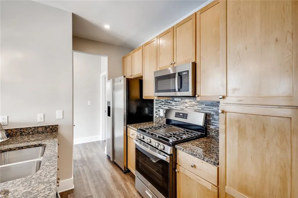 799 Hammond Drive Unit 201, Sandy Springs, Georgia 30328, 2 Bedrooms Bedrooms, ,2 BathroomsBathrooms,Residential,Sold,799 Hammond Drive Unit 201,6830665