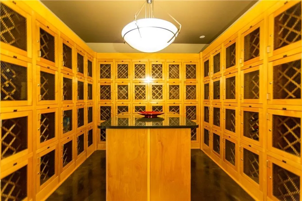 799 Hammond Drive Unit 201, Sandy Springs, Georgia 30328, 2 Bedrooms Bedrooms, ,2 BathroomsBathrooms,Residential,Sold,799 Hammond Drive Unit 201,6830665