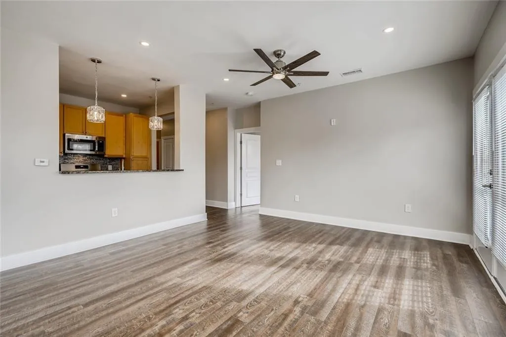 799 Hammond Drive Unit 201, Sandy Springs, Georgia 30328, 2 Bedrooms Bedrooms, ,2 BathroomsBathrooms,Residential,Sold,799 Hammond Drive Unit 201,6830665