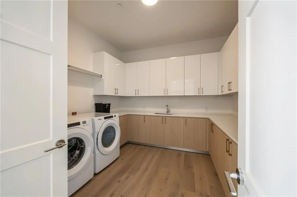 2425 Peachtree Road Ne Unit 1604, Atlanta, Georgia 30305, 2 Bedrooms Bedrooms, ,2 BathroomsBathrooms,Residential,For Sale,2425 Peachtree Road Ne Unit 1604,7642596