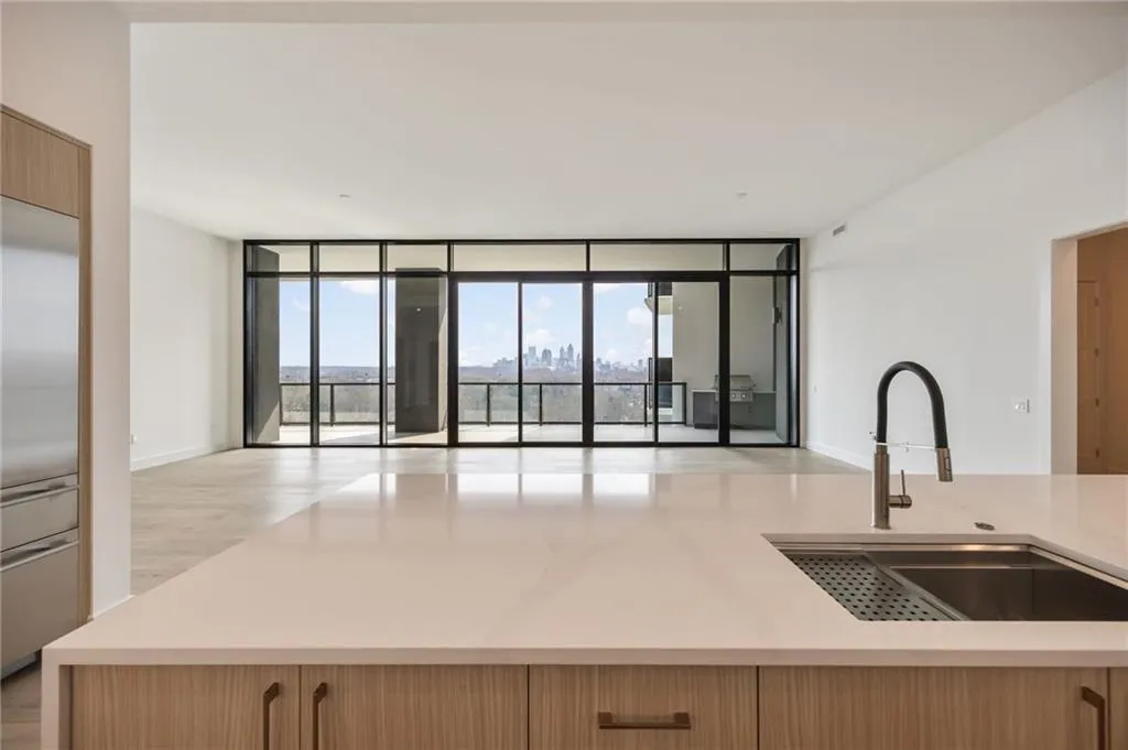 2425 Peachtree Road Ne Unit 1604, Atlanta, Georgia 30305, 2 Bedrooms Bedrooms, ,2 BathroomsBathrooms,Residential,For Sale,2425 Peachtree Road Ne Unit 1604,7642596