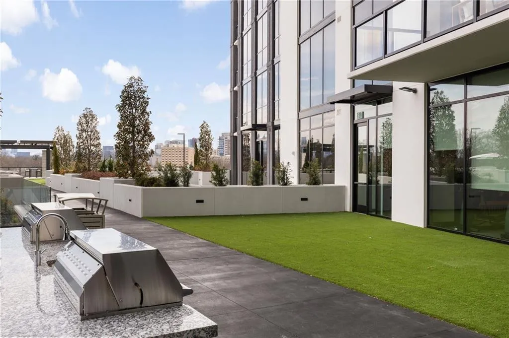 2425 Peachtree Road Ne Unit 1604, Atlanta, Georgia 30305, 2 Bedrooms Bedrooms, ,2 BathroomsBathrooms,Residential,For Sale,2425 Peachtree Road Ne Unit 1604,7642596
