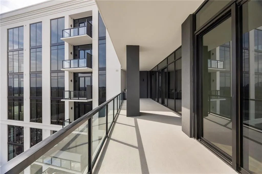 2425 Peachtree Road Ne Unit 1604, Atlanta, Georgia 30305, 2 Bedrooms Bedrooms, ,2 BathroomsBathrooms,Residential,For Sale,2425 Peachtree Road Ne Unit 1604,7642596