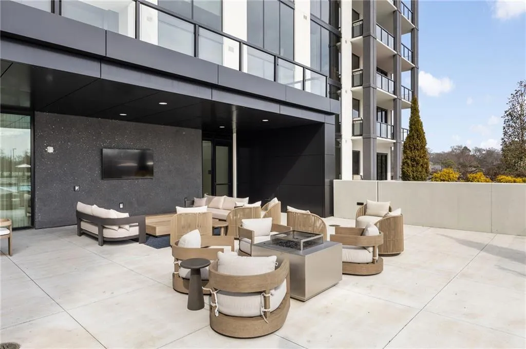 2425 Peachtree Road Ne Unit 1604, Atlanta, Georgia 30305, 2 Bedrooms Bedrooms, ,2 BathroomsBathrooms,Residential,For Sale,2425 Peachtree Road Ne Unit 1604,7642596
