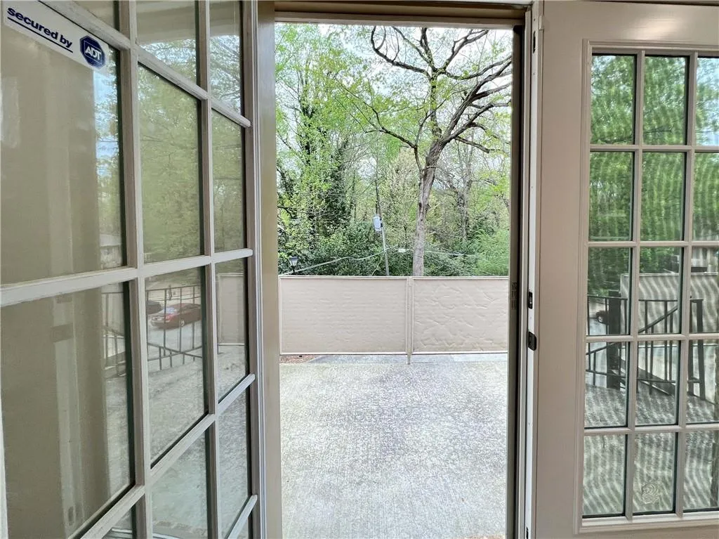 5400 Roswell Road Ne Unit F5, Sandy Springs, Georgia 30342, 1 Bedroom Bedrooms, ,1 BathroomBathrooms,Residential,Sold,5400 Roswell Road Ne Unit F5,7029978