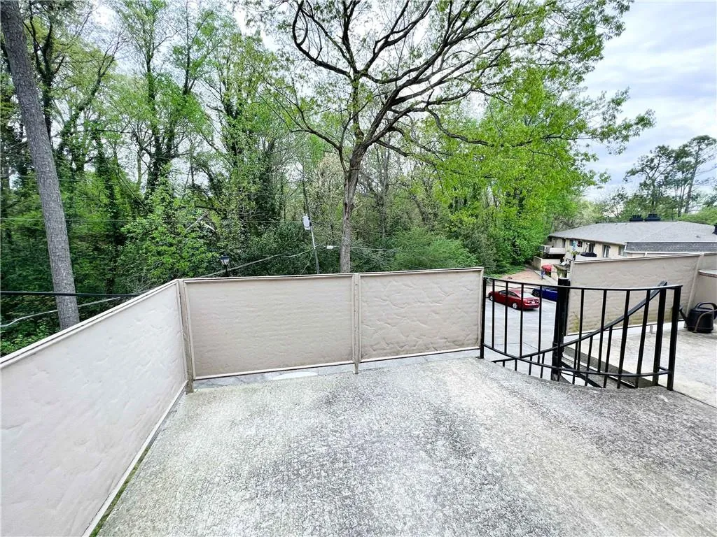 5400 Roswell Road Ne Unit F5, Sandy Springs, Georgia 30342, 1 Bedroom Bedrooms, ,1 BathroomBathrooms,Residential,Sold,5400 Roswell Road Ne Unit F5,7029978