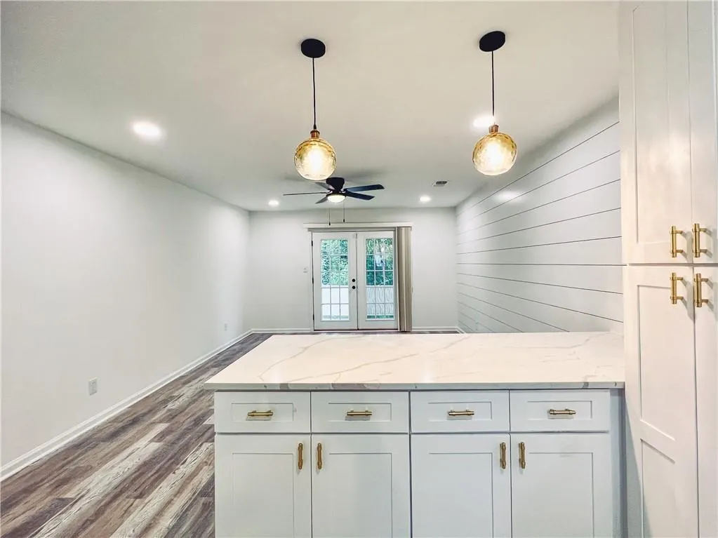 5400 Roswell Road Ne Unit F5, Sandy Springs, Georgia 30342, 1 Bedroom Bedrooms, ,1 BathroomBathrooms,Residential,Sold,5400 Roswell Road Ne Unit F5,7029978