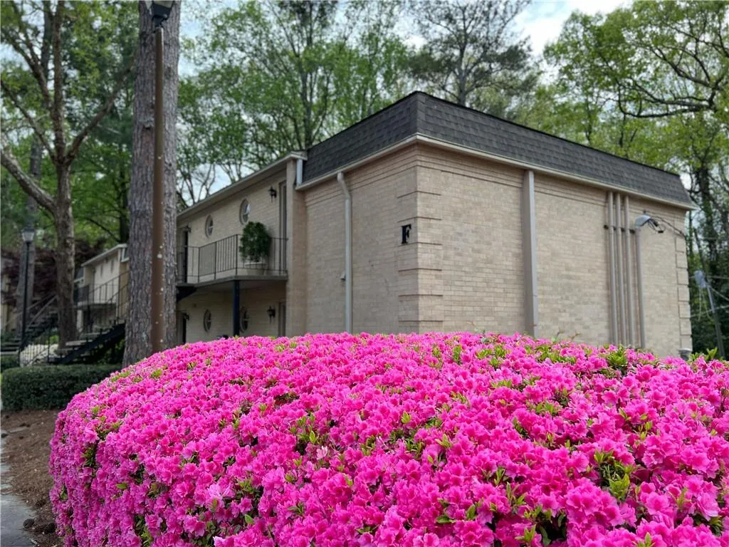 5400 Roswell Road Ne Unit F5, Sandy Springs, Georgia 30342, 1 Bedroom Bedrooms, ,1 BathroomBathrooms,Residential,Sold,5400 Roswell Road Ne Unit F5,7029978