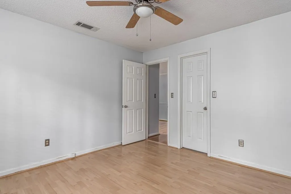 637 Granville Court, Sandy Springs, Georgia 30328, 2 Bedrooms Bedrooms, ,2 BathroomsBathrooms,Residential,Sold,637 Granville Court,6746851