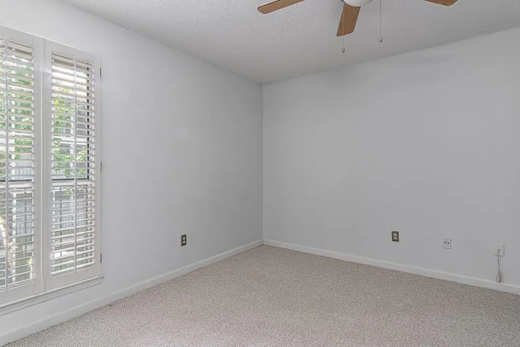 637 Granville Court, Sandy Springs, Georgia 30328, 2 Bedrooms Bedrooms, ,2 BathroomsBathrooms,Residential,Sold,637 Granville Court,6746851