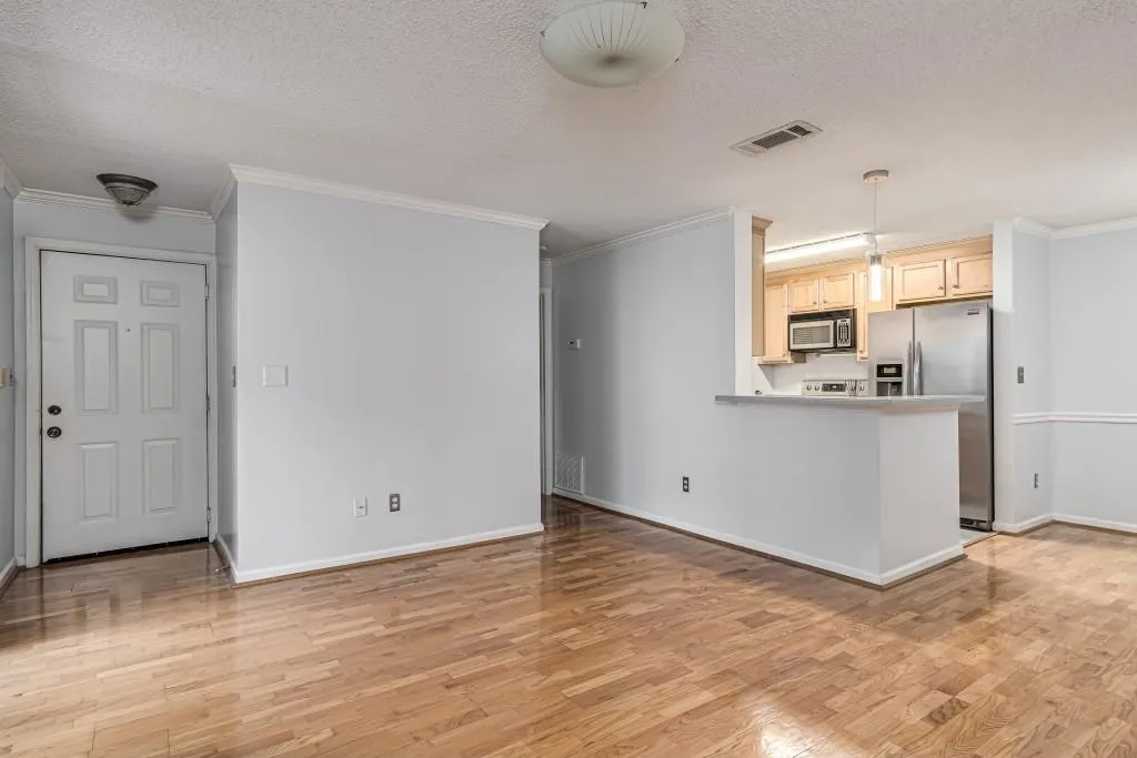 637 Granville Court, Sandy Springs, Georgia 30328, 2 Bedrooms Bedrooms, ,2 BathroomsBathrooms,Residential,Sold,637 Granville Court,6746851