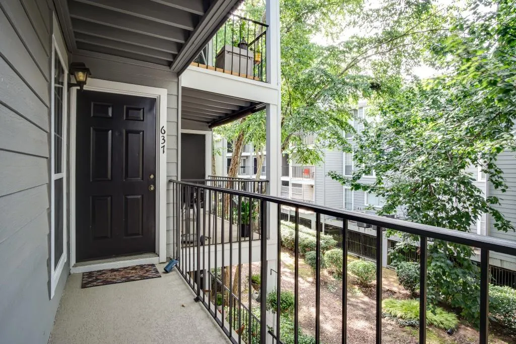 637 Granville Court, Sandy Springs, Georgia 30328, 2 Bedrooms Bedrooms, ,2 BathroomsBathrooms,Residential,Sold,637 Granville Court,6746851