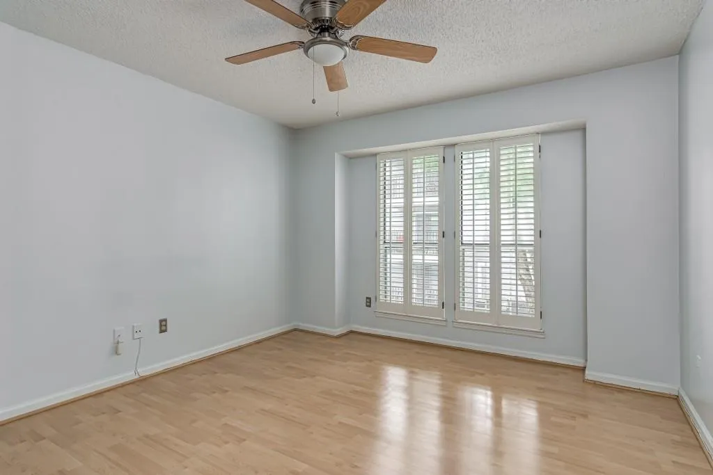 637 Granville Court, Sandy Springs, Georgia 30328, 2 Bedrooms Bedrooms, ,2 BathroomsBathrooms,Residential,Sold,637 Granville Court,6746851
