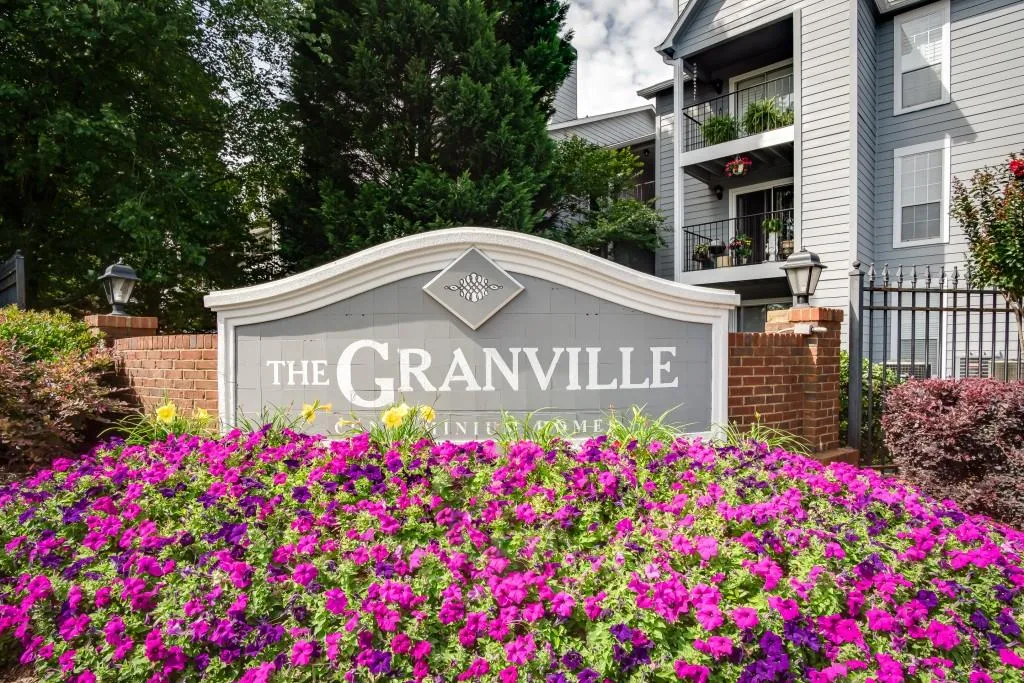 637 Granville Court, Sandy Springs, Georgia 30328, 2 Bedrooms Bedrooms, ,2 BathroomsBathrooms,Residential,Sold,637 Granville Court,6746851