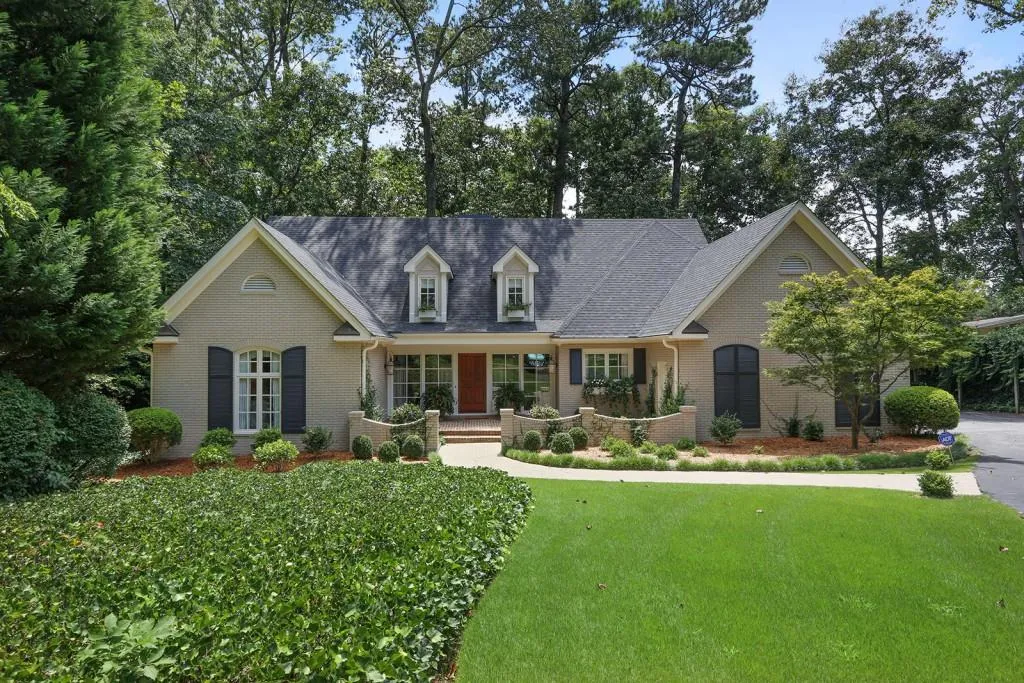 649 Old Ivy Road, Atlanta, Georgia 30342, 4 Bedrooms Bedrooms, ,4 BathroomsBathrooms,Residential,Sold,649 Old Ivy Road,5735386