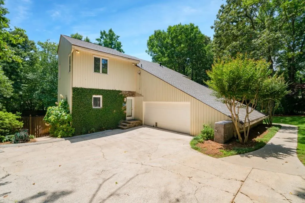 1510 Chevron Drive, Sandy Springs, Georgia 30350, 5 Bedrooms Bedrooms, ,4 BathroomsBathrooms,Residential,Sold,1510 Chevron Drive,7052275
